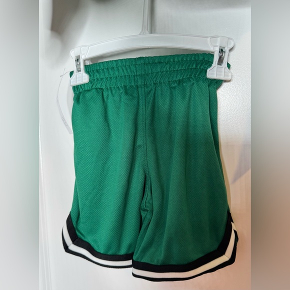 Reebok size 5 two piece athletic shirt and matching shorts set - Picture 2 of 5